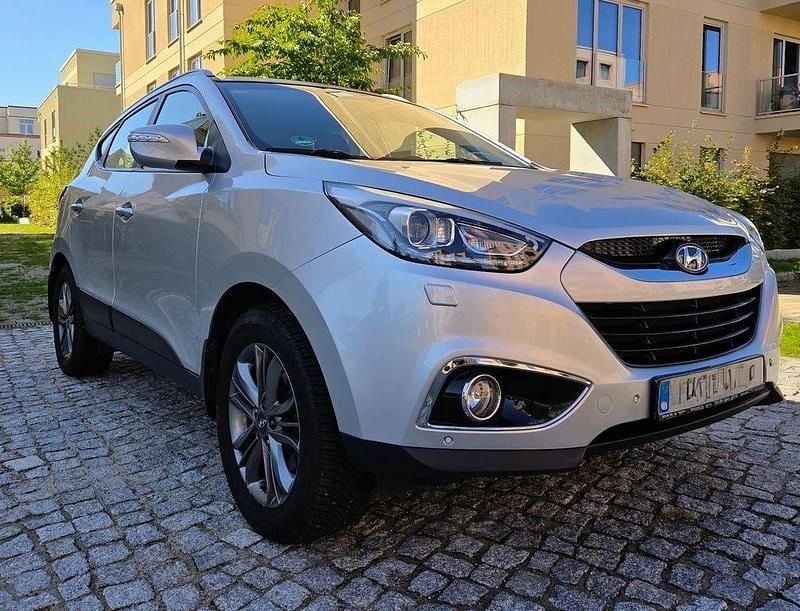 Grau Gebraucht 2014 Hyundai ix35 Style SUV | 12.500 € (Fairer Preis) - Bild 1/4