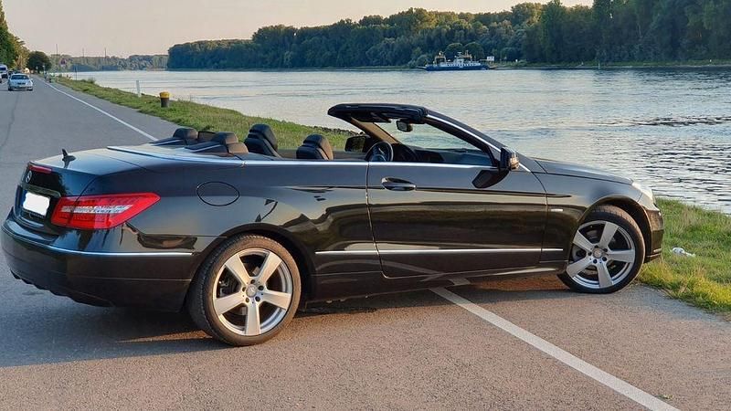 Schwarz Gebraucht 2012 Mercedes E250 Avantgarde Cabrio | 11.400 € (Fairer Preis) - Bild 1/4