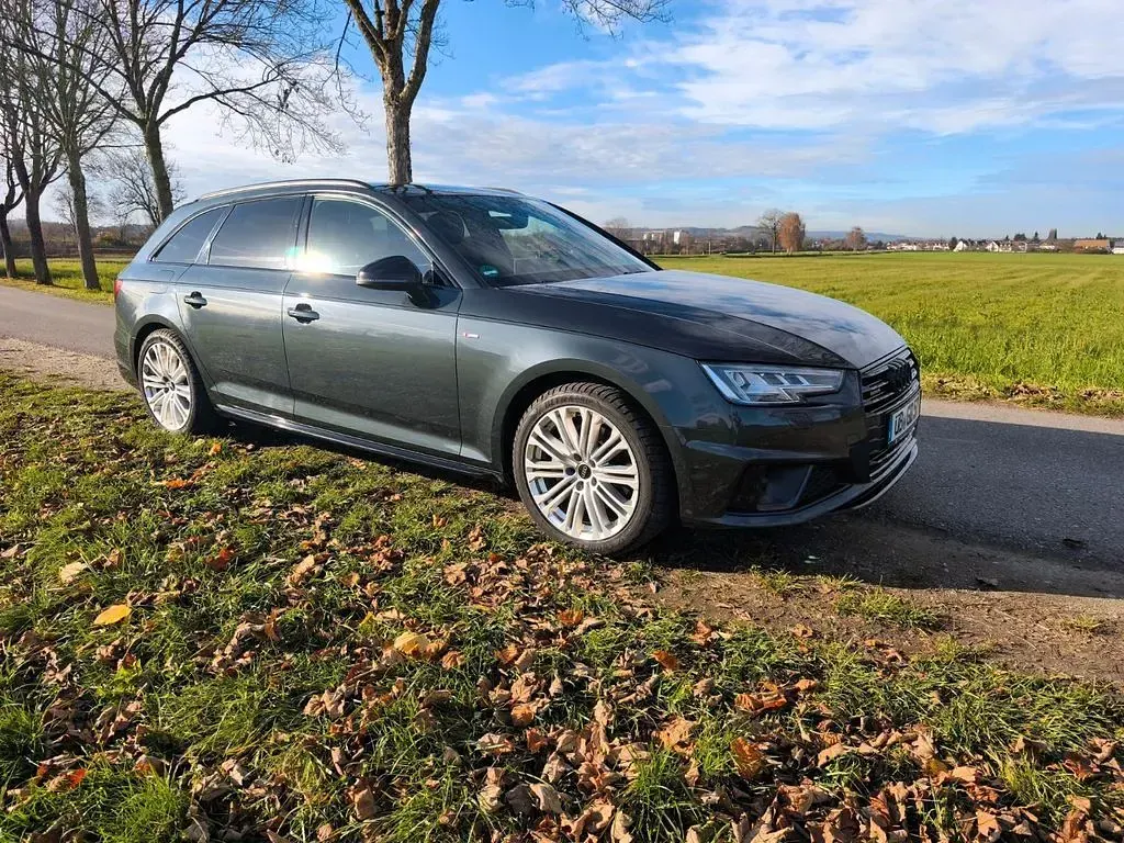 Gebraucht Audi A4 S-Line 190 PS (139 kW) 2020 Grau Limousine