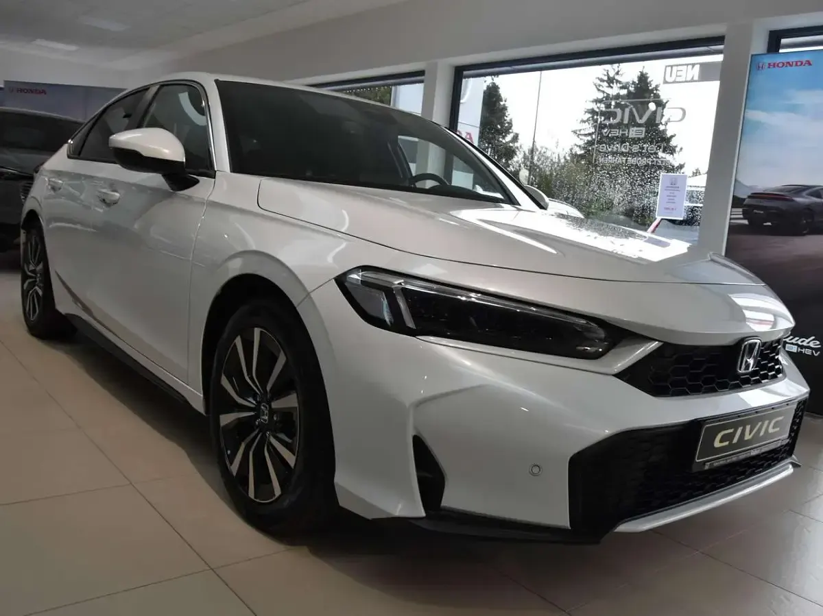 Neu Honda Civic Elegance 184 PS (135 kW) 2026 Platinum white pearl Limousine