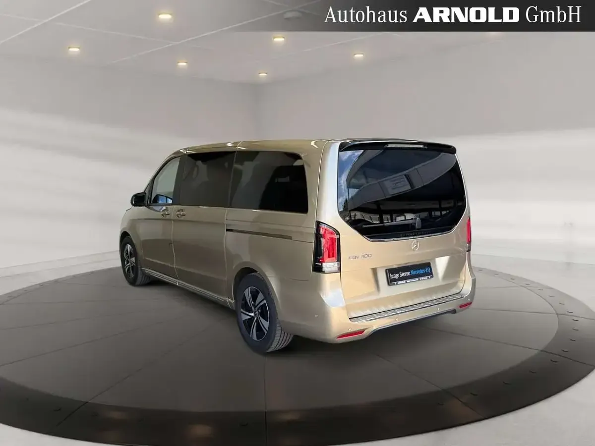 Gebraucht Mercedes EQV300 150 kW (204 PS) 2025 Kalaharigold Van / Kleinbus