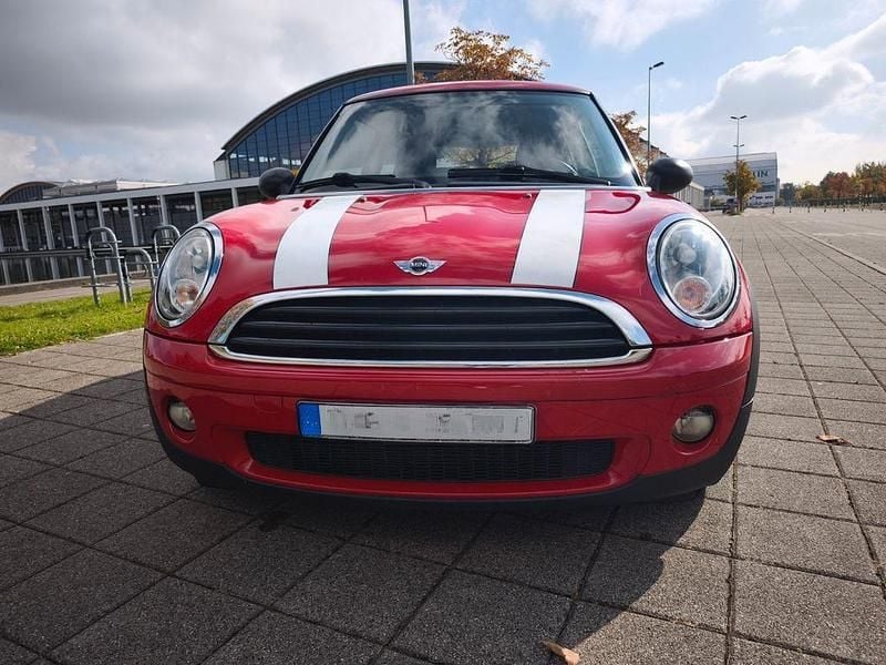 Rot Gebraucht 2009 Mini ONE Kleinwagen | 4.490 € (Fairer Preis) - Bild 1/4