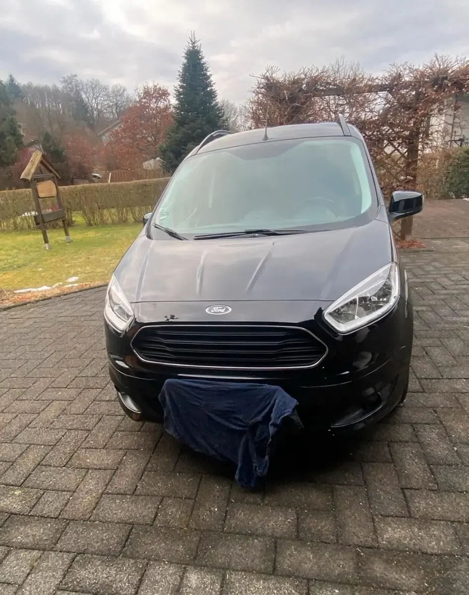 Gebraucht Ford Tourneo Courier 101 PS (74 kW) 2016 Schwarz Van / Kleinbus