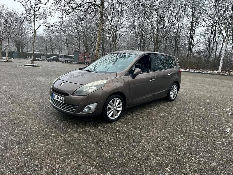 Grau Gebraucht 2009 Renault Scénic III Dynamique Van / Kleinbus | 2.699 € (Guter Preis) - Bild 1/4