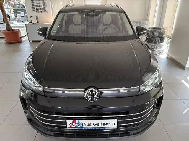 Gebraucht VW Tiguan Elegance 150 PS (110 kW) 2024 Schwarz SUV