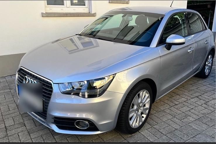 Silber Gebraucht 2014 Audi A1 Sportback Kleinwagen | 12.500 € - Bild 1/4