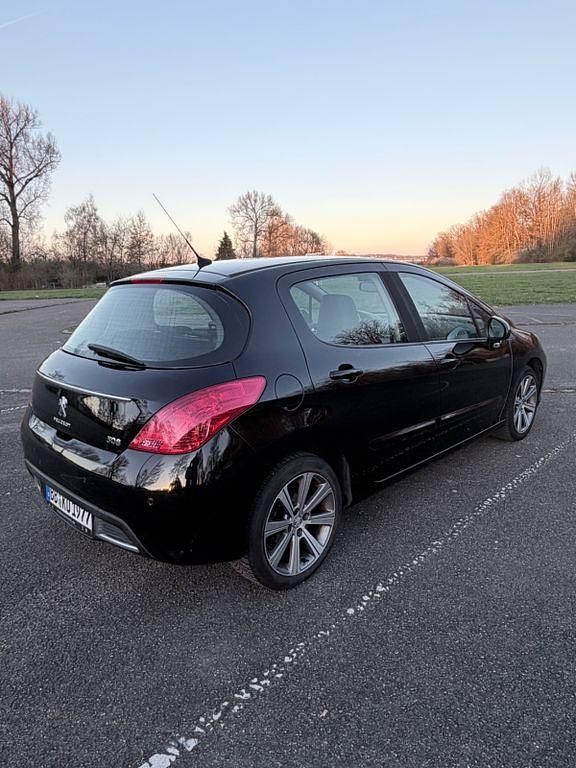 Gebraucht Peugeot 308 120 PS (88 kW) 2011 Limousine