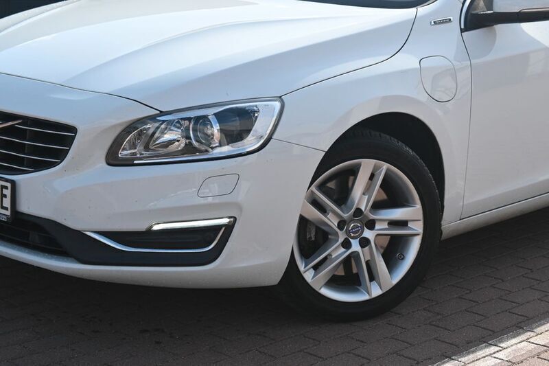 Gebraucht Volvo V60 288 PS (211 kW) 2016 Weiß Kombi
