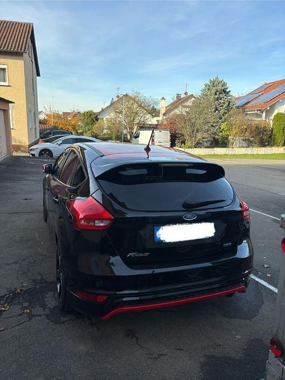 Gebraucht Ford Focus ST-Line 150 PS (110 kW) 2017 Schwarz Limousine