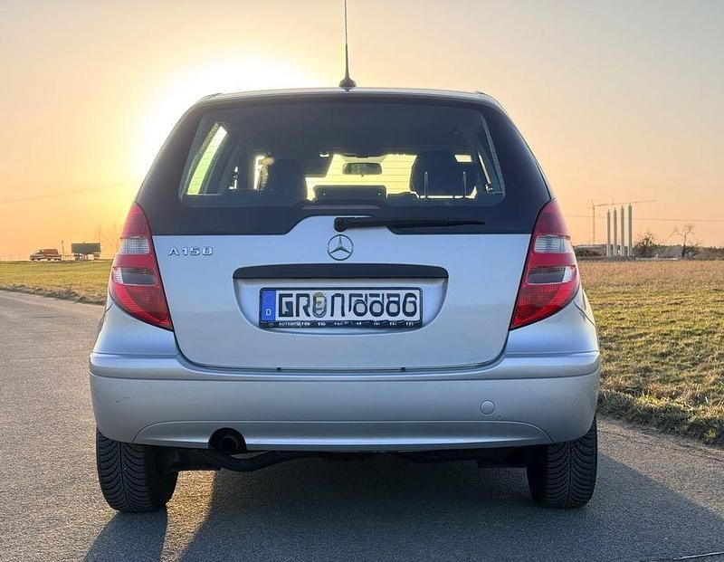 Gebraucht Mercedes A150 Classic 95 PS (69 kW) 2005 Silber Van / Kleinbus