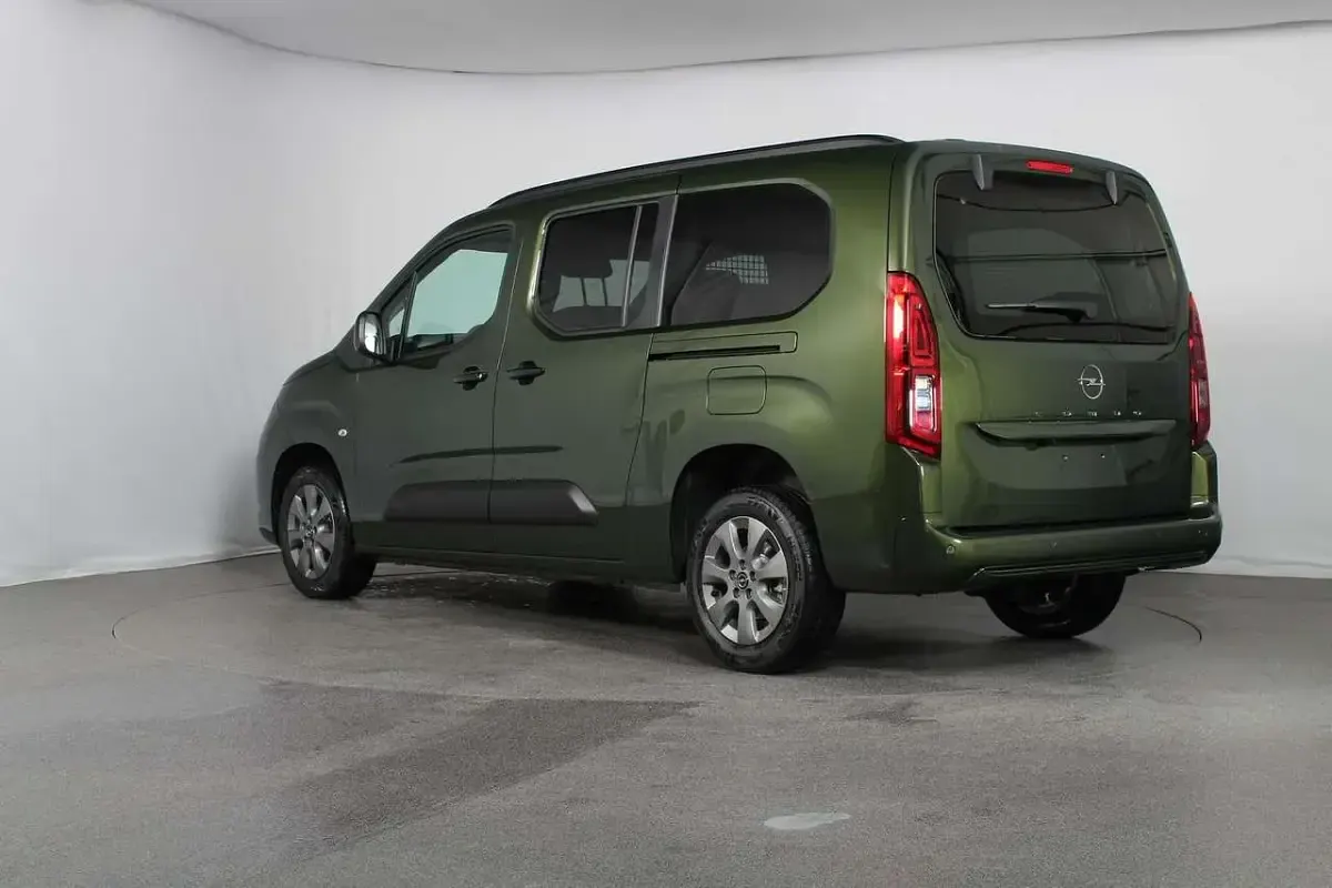 Neu Opel Combo Edition 131 PS (96 kW) 2026 Schwarz Van / Kleinbus