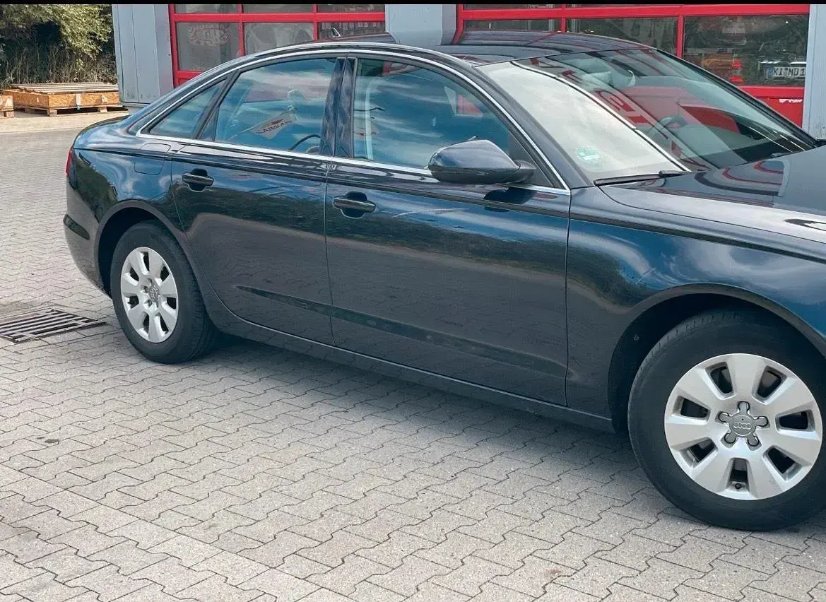 Gebraucht Audi A6 136 PS (100 kW) 2014 Blau Limousine