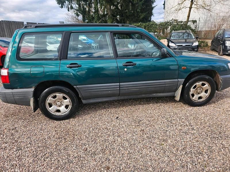 Gebraucht Subaru Forester 125 PS (91 kW) 2000 Grün SUV