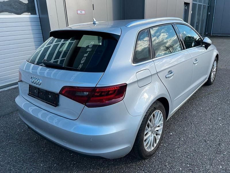 Gebraucht Audi A3 Ambiente 150 PS (110 kW) 2015 Silber Limousine