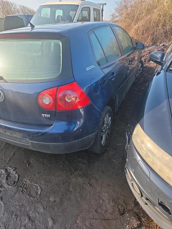 Gebraucht VW Golf V 105 PS (77 kW) 2006 Blau Kleinwagen