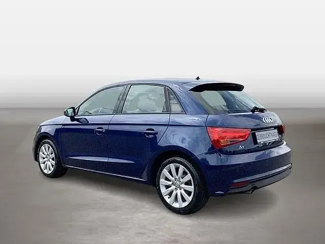 Gebraucht Audi A1 Sportback Basis 95 PS (69 kW) 2015 Blau Kleinwagen