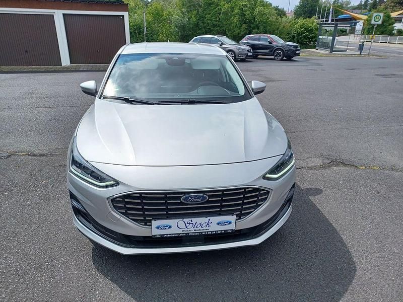 Gebraucht Ford Focus Titanium 125 PS (91 kW) 2024 Silber Limousine