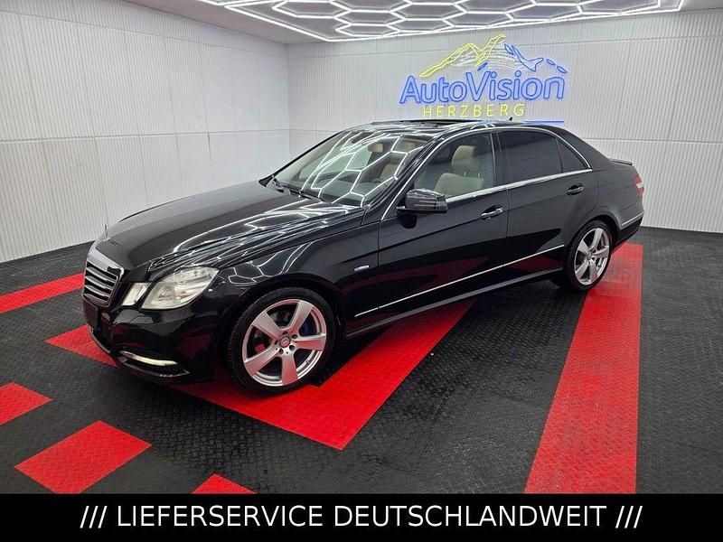 Gebraucht Mercedes E220 Avantgarde 170 PS (125 kW) 2011 Schwarz Limousine