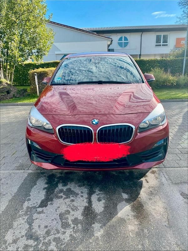 Rot Gebraucht 2019 BMW 218 Kombi | 14.850 € (Fairer Preis) - Bild 1/4