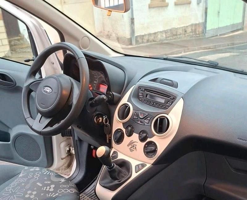 Gebraucht Ford Ka 69 PS (50 kW) 2014 Weiß Kleinwagen