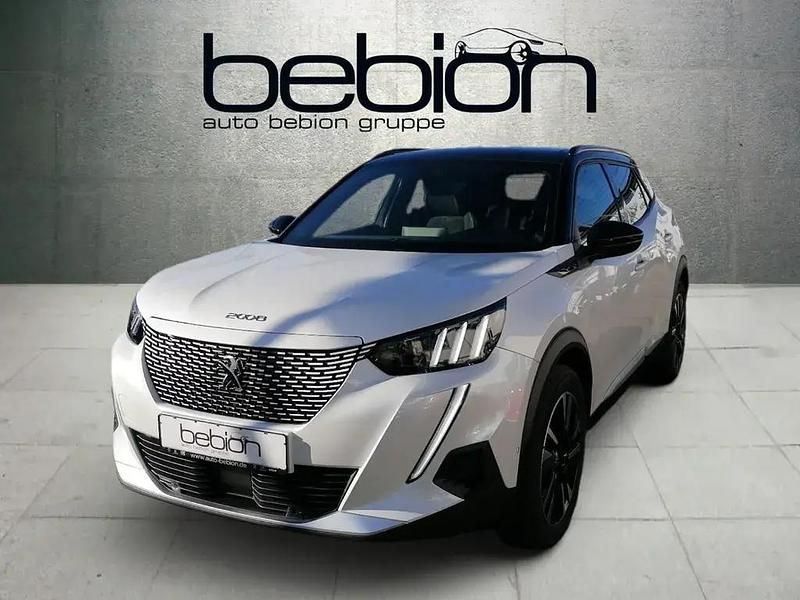 Lack weiss perlglänzend/typ au Gebraucht 2023 Peugeot e-2008 GT SUV | 25.900 € (Teuer) - Bild 1/4