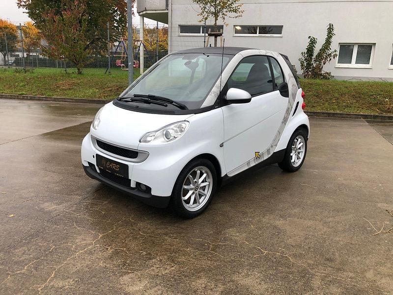 Weiß Gebraucht 2010 Smart ForTwo Coupé Passion Coupé | 6.300 € - Bild 1/4