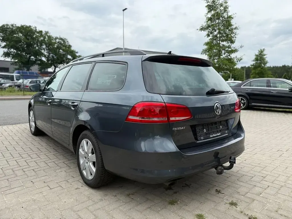 Gebraucht VW Passat Trendline 122 PS (89 kW) 2012 Grau Kombi