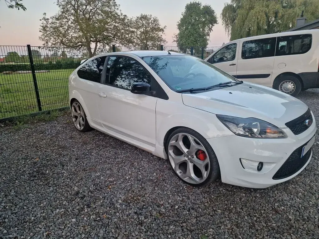 Gebraucht Ford Focus ST 101 PS (74 kW) 2010 Weiß Limousine