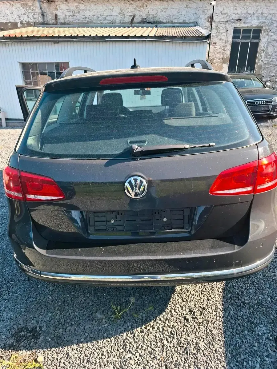 Gebraucht VW Passat 135 PS (99 kW) 2011 Grau Kombi