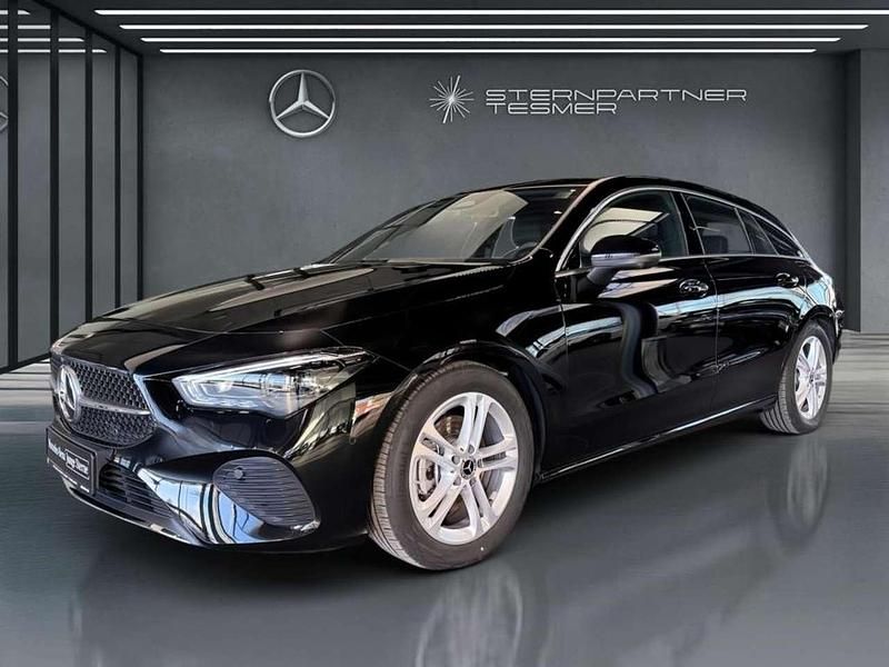 Gebraucht Mercedes CLA200 Progressive 150 PS (110 kW) 2024 Metalliclack kosmosschwarz Kombi