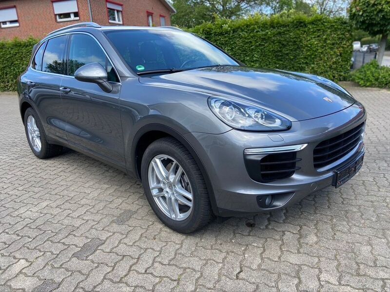 Grau Gebraucht 2016 Porsche Cayenne SUV | 27.470 € (Guter Preis) - Bild 1/4