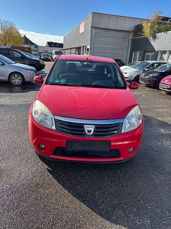 Rot Gebraucht 2008 Dacia Sandero Lauréate Kleinwagen | 999 € (Fairer Preis) - Bild 1/4