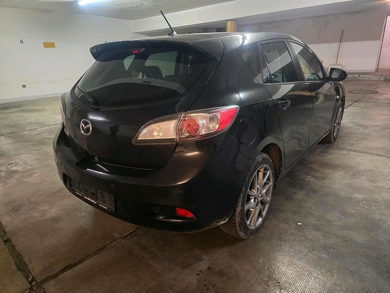 Gebraucht Mazda 323 2013 Schwarz Kleinwagen