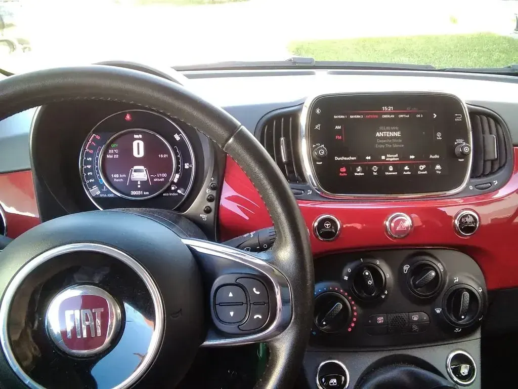 Gebraucht Fiat 500 Mirror 69 PS (50 kW) 2017 Rot Kleinwagen