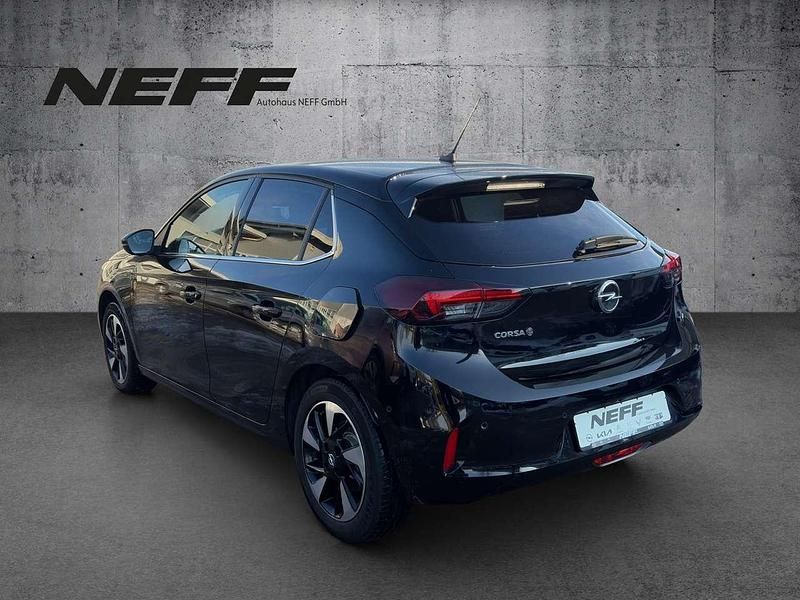 Gebraucht Opel Corsa-e Elegance 100 kW (136 PS) 2023 Lackierung schwarz perla nera/ Kleinwagen