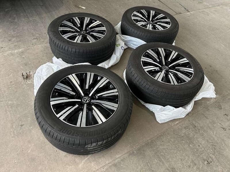 Gebraucht VW Touareg 231 PS (169 kW) 2022 Grenadillschwarz metallic SUV