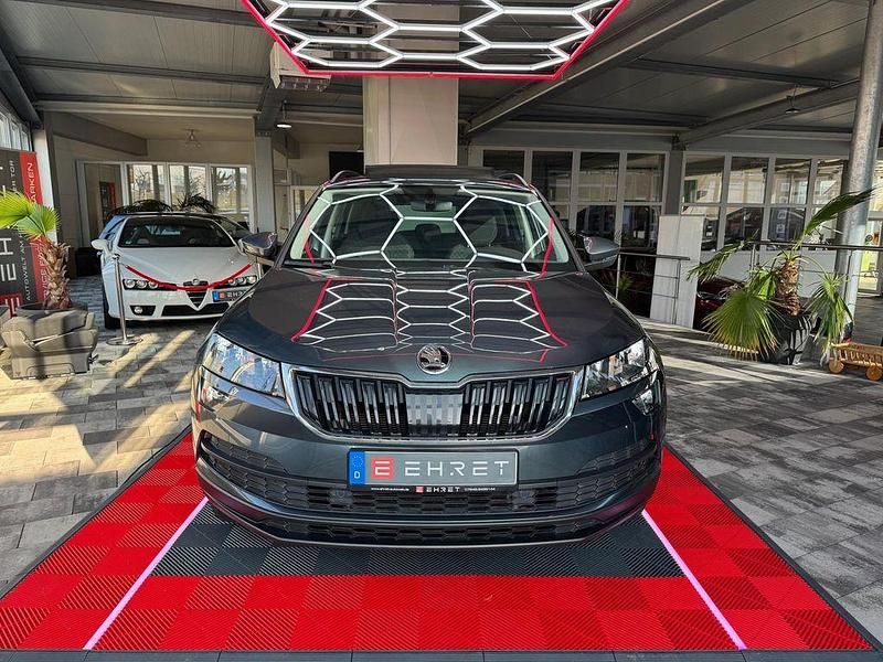 Grau Gebraucht 2019 Skoda Karoq SUV | 18.285 € (Guter Preis) - Bild 1/4