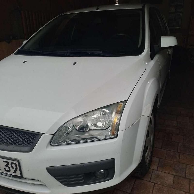 Gebraucht Ford Focus Sport 136 PS (100 kW) 2007 Weiß Kombi