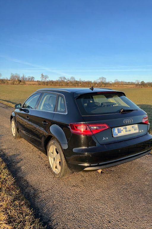 Gebraucht Audi A3 Attraction 110 PS (80 kW) 2015 Schwarz Limousine
