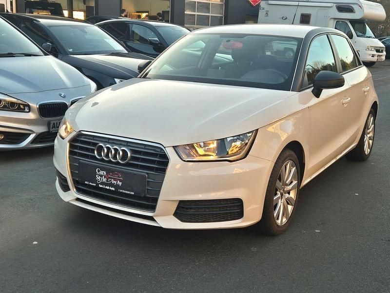 Gebraucht Audi A1 Sportback Basis 95 PS (69 kW) 2015 Cortinaweiss Kleinwagen