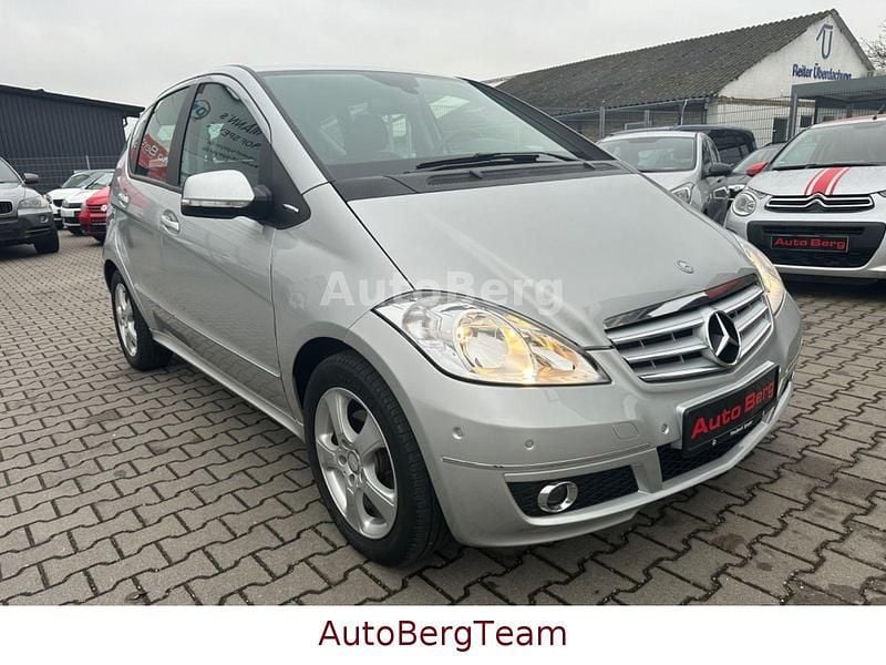 Gebraucht Mercedes A180 109 PS (80 kW) 2012 Silber Kleinwagen