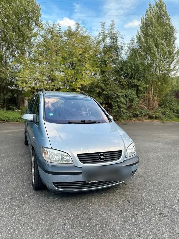 Silber Gebraucht 2003 Opel Zafira Van / Kleinbus | 1.800 € (Etwas zu teuer) - Bild 1/4