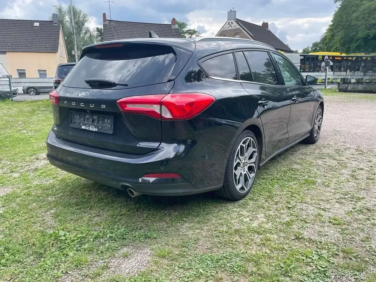 Gebraucht Ford Focus Titanium 150 PS (110 kW) 2019 Shadow black (mica) Kombi