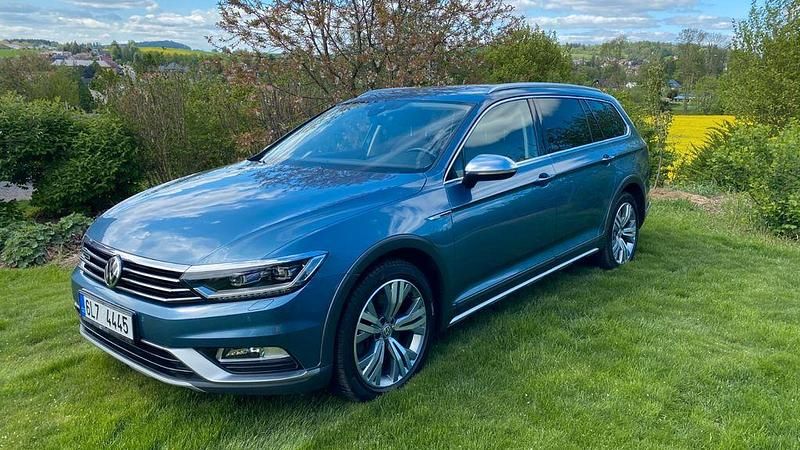 Blau Gebraucht 2017 VW Passat Alltrack Kombi | 16.250 € (Teuer) - Bild 1/4