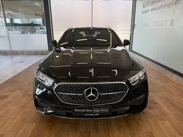 Gebraucht Mercedes E220 AMG 197 PS (144 kW) 2025 Schwarz Kombi