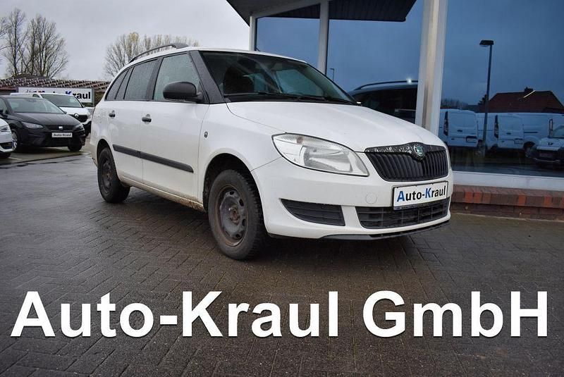 Candyweiß uni Gebraucht 2013 Skoda Fabia Active Kombi | 1.899 € - Bild 1/4