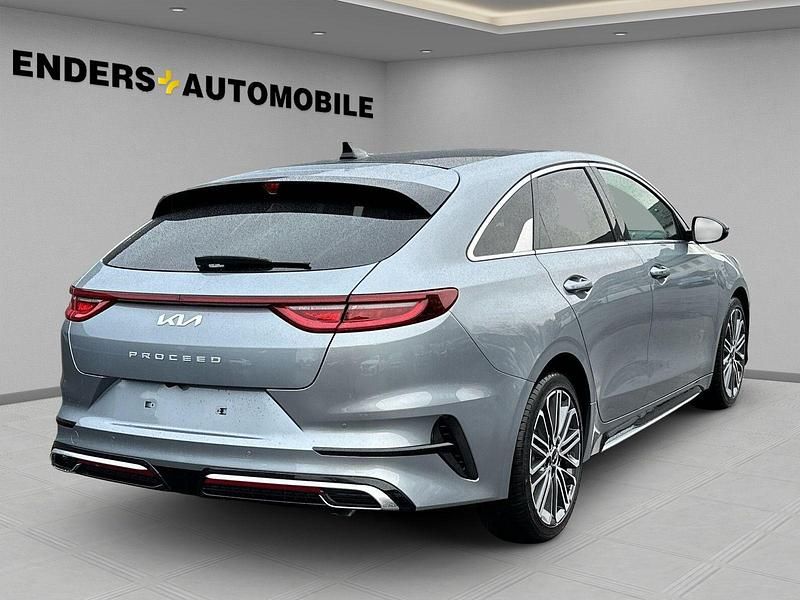 Gebraucht Kia ProCeed GT-Line 140 PS (102 kW) 2025 (css) lunar silver m (silber) Kleinwagen