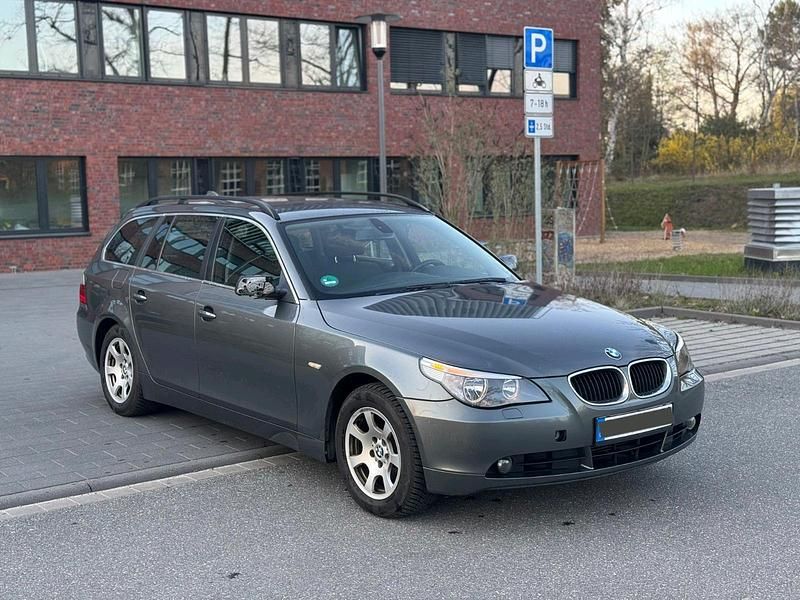 Gebraucht BMW 525 177 PS (130 kW) 2004 Grau Kombi