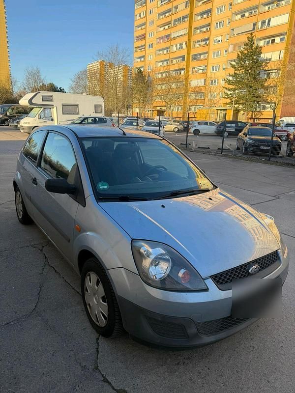 Gebraucht Ford Fiesta 60 PS (44 kW) 2006 Silber Kleinwagen