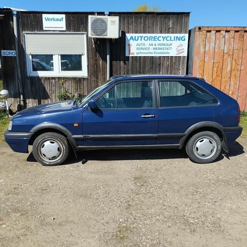 Second-hand VW Polo 45 CP (33 kW) 1994 Albastru Coupe